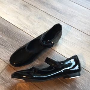 Tap shoes size 2 with Velcro closure. Freestyle
